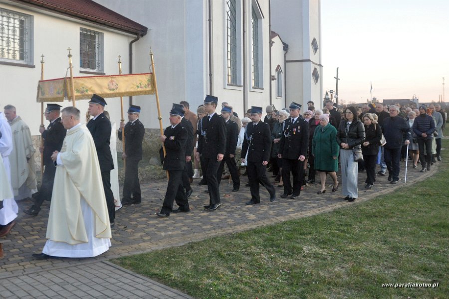 18 Procesja rezurekcyjna.jpg